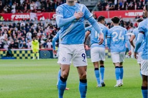 哈兰德迎来十二赛季高光表现，阿森纳球迷沸腾！的简单介绍