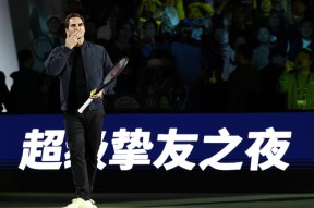 包含重返赛场引发热议！，费德勒在TES比赛中反败为胜观众掌声雷动的词条